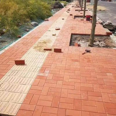 停车场砖 高强度 抗压耐磨